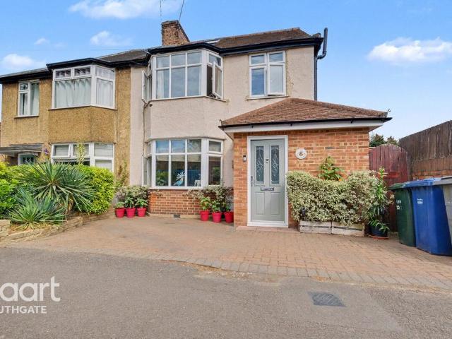 House for sale in East Barnet, Greater London