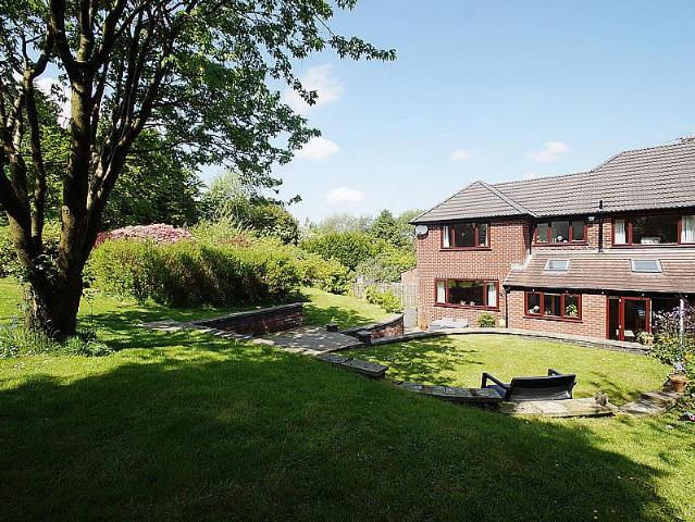 House for sale in Grotton, Oldham
