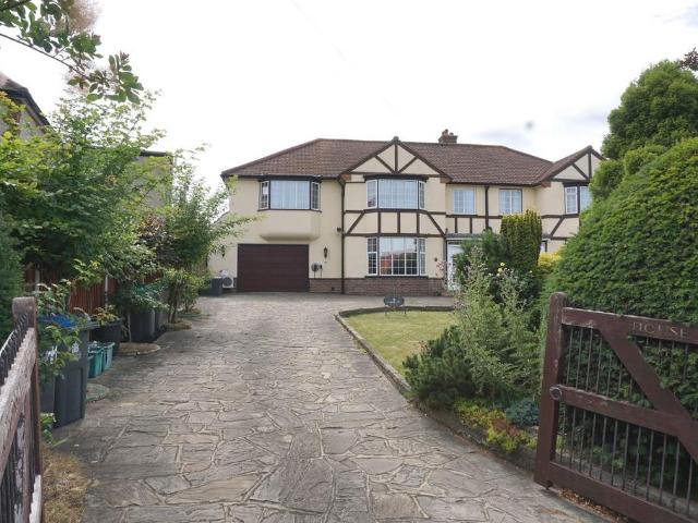 House for sale in Hook, Greater London