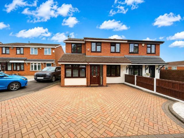House for sale in Stourbridge, West Midlands