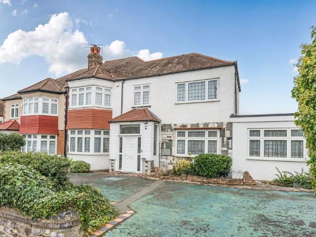 House for sale in Palmers Green, Greater London