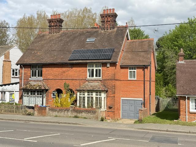 House for sale in Chipping Hill, Essex