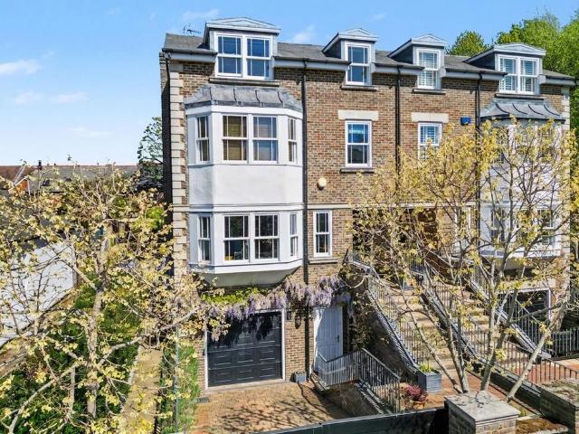 House for sale in Blackhills, Surrey
