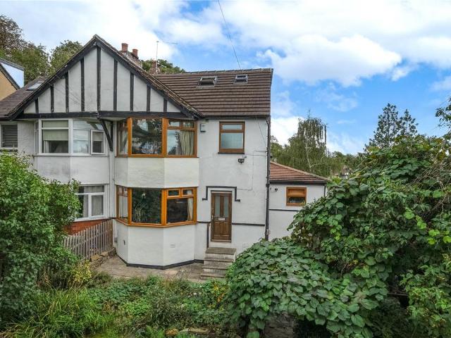 House for sale in Hyde Park, West Yorkshire