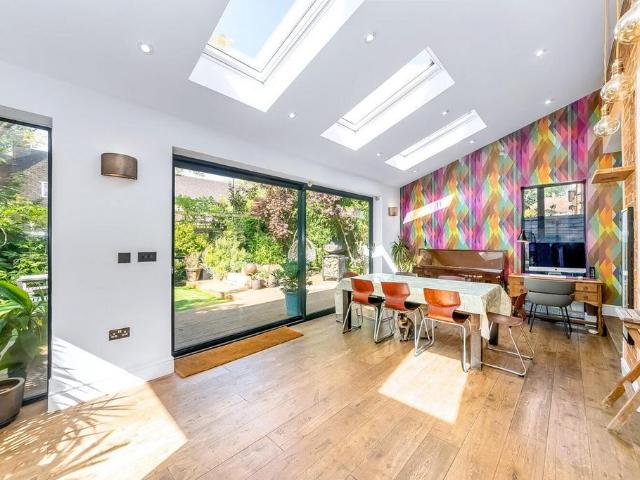 House for sale in Dulwich Village, Greater London