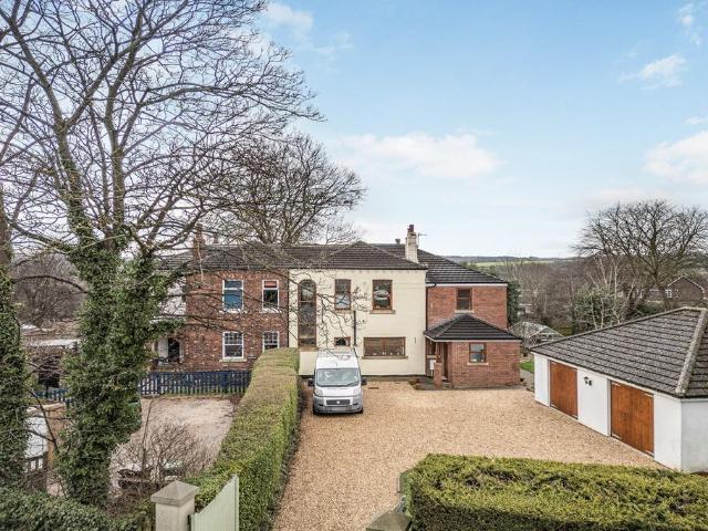 House for sale in Horbury, West Yorkshire