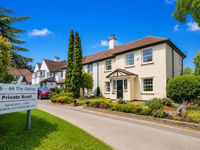 House for sale in Carshalton Beeches, Greater London