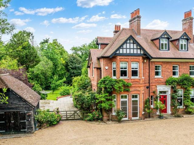 House for sale in Hillview, Surrey