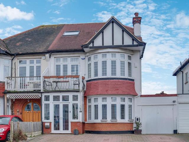 House for sale in Alton Barnes, Essex