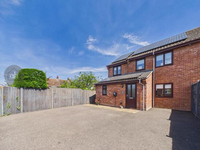 House for sale in Norton Little Green, Bedingfield