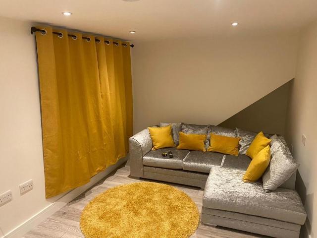 House for sale in London Borough of Ealing, Greenford