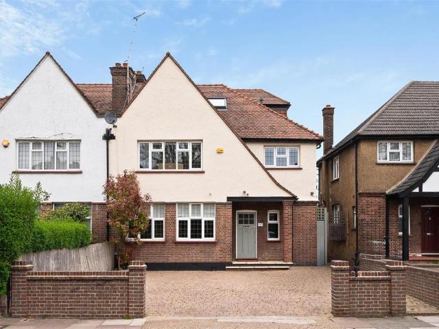 House for sale in Cricklewood, Greater London