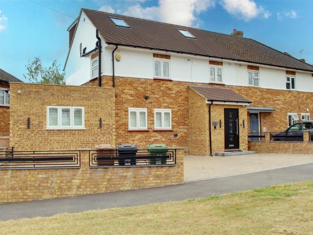 House for sale in Potters Bar, Hertfordshire