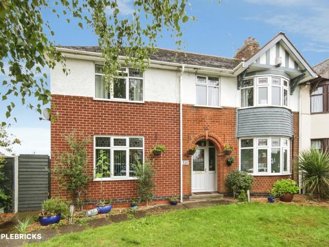 House for sale in Nuneaton, Nuneaton and Bedworth