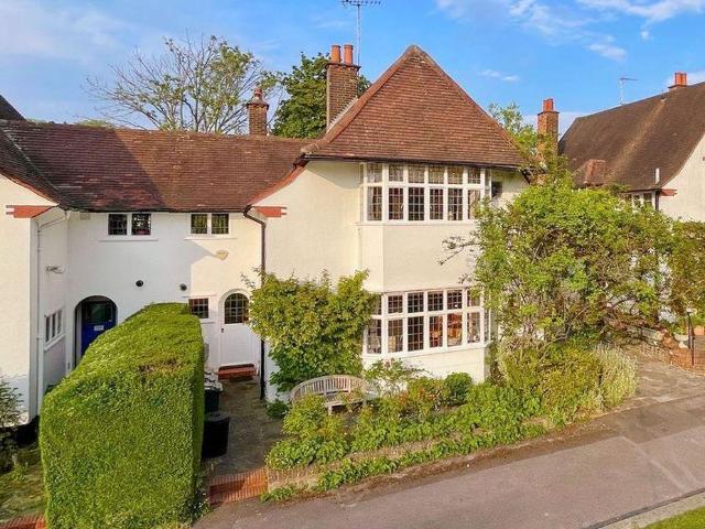 House for sale in Temple Fortune, Greater London