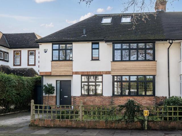 House for sale in Hayes, Greater London