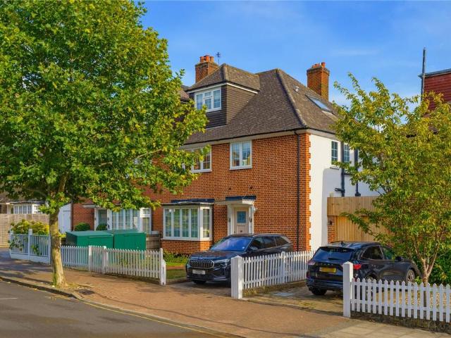 House for sale in Summerstown, Greater London