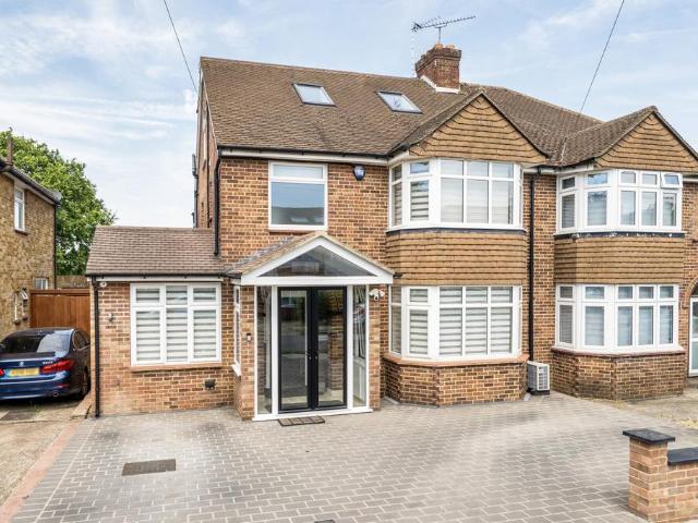 House for sale in Pinner, Greater London