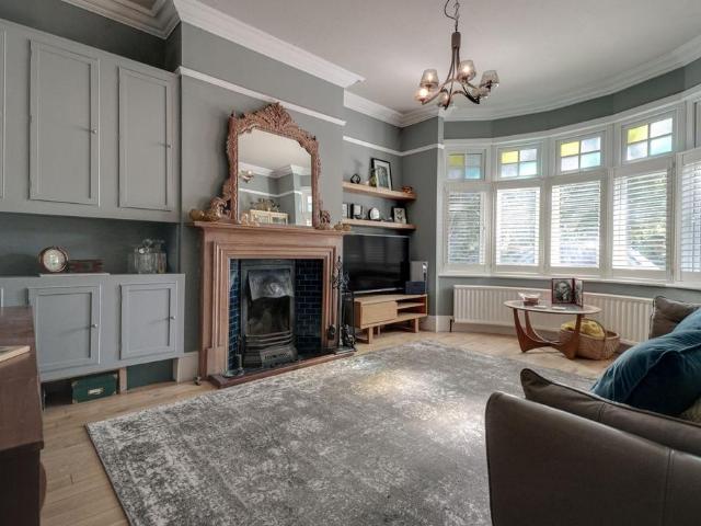 House for sale in Watford Heath, North Watford