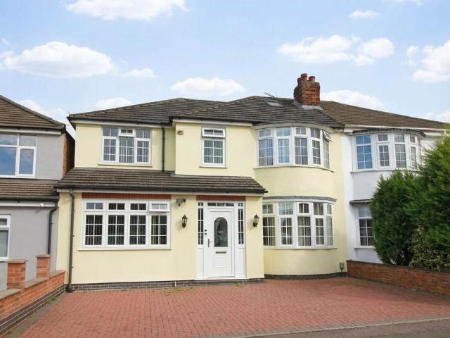House for sale in Knighton, Leicester