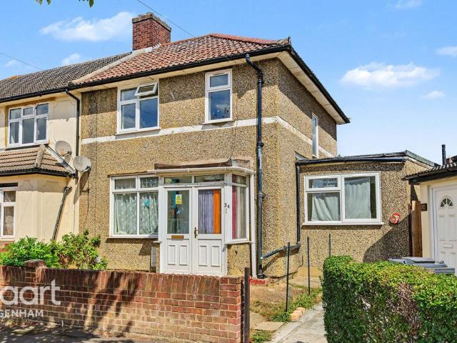 House for sale in Dagenham, Greater London