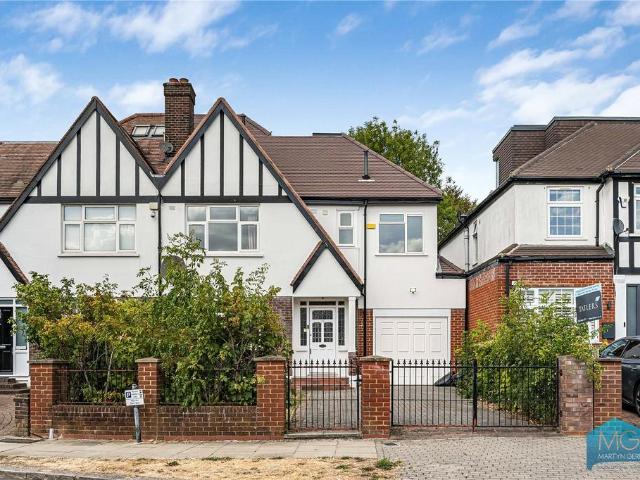 House for sale in Hampstead Garden Suburb, Greater London