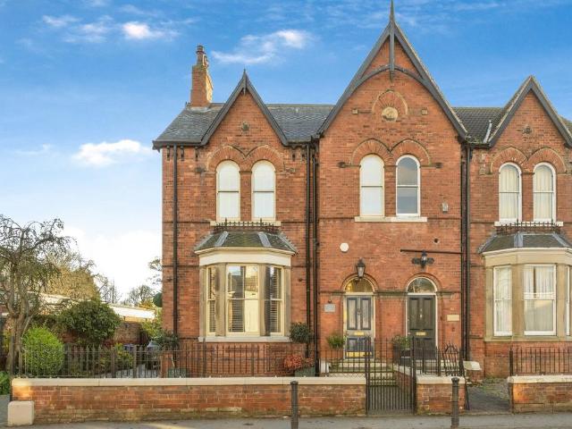 House for sale in Hatfield, South Yorkshire