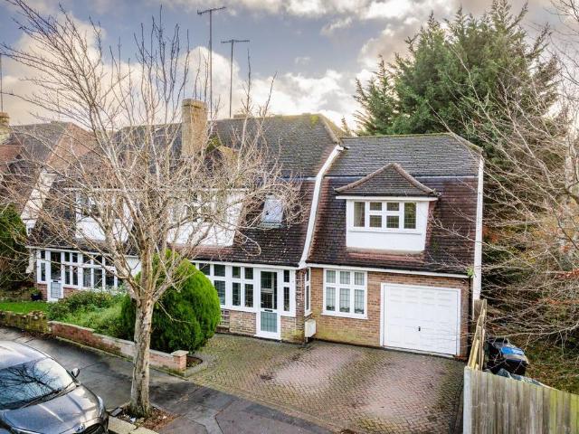 House for sale in London Borough of Croydon, Selsdon