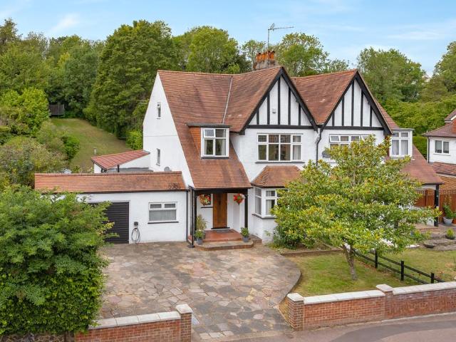 House for sale in London Borough of Croydon, Purley