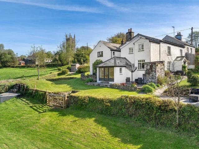 House for sale in Weir Quay, Devon