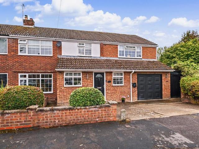 House for sale in Broughton, Aylesbury