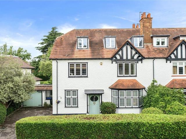 House for sale in Gerrards Cross, Tatling End