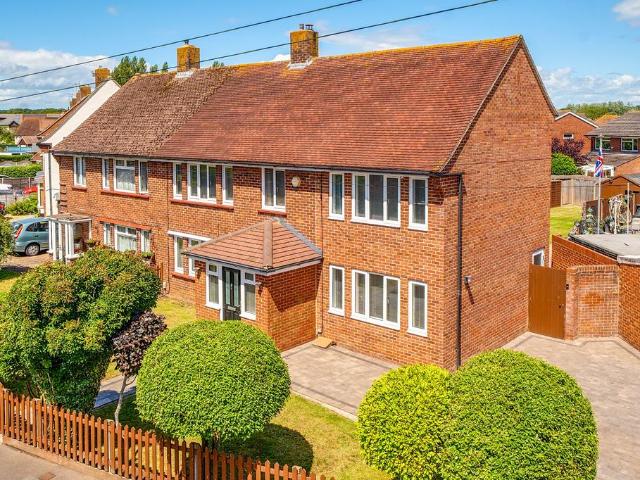 House for sale in Spring Vale, Hampshire