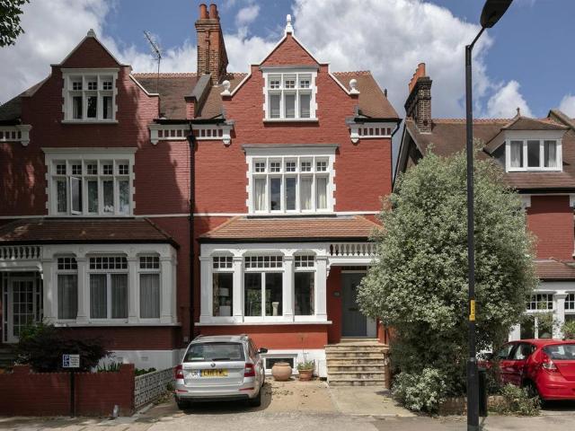 House for sale in East Dulwich, Greater London