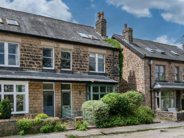House for sale in Froggatt, East Midlands