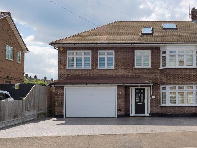 House for sale in Hutton, Brentwood