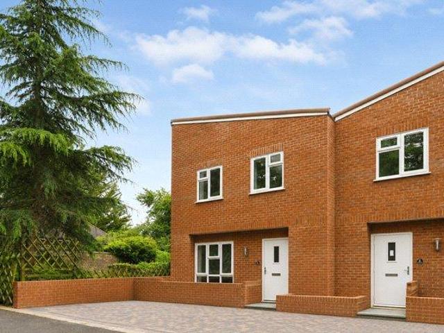 House for sale in Hillview, Surrey
