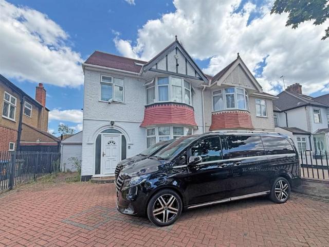House for sale in Cricklewood, Greater London