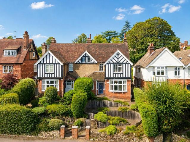 House for sale in Broadwater Down, Sandown Park