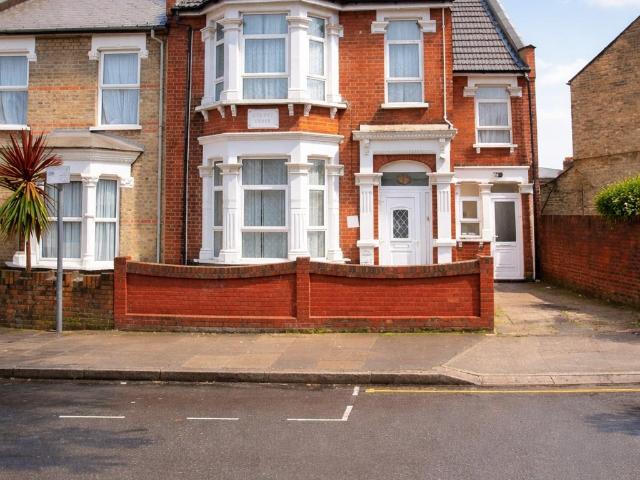House for sale in Manor Park, Greater London