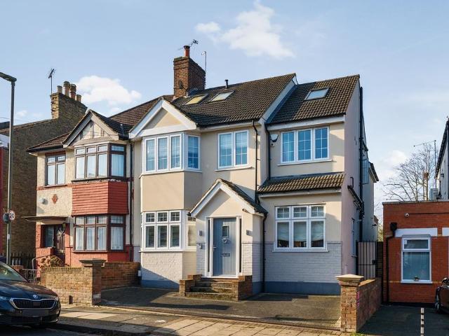 House for sale in Friern Barnet, Isle Of Man
