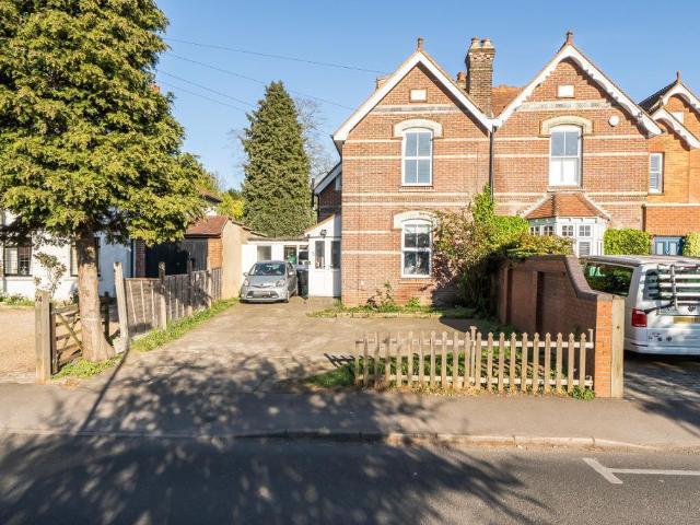 House for sale in Hillview, Surrey