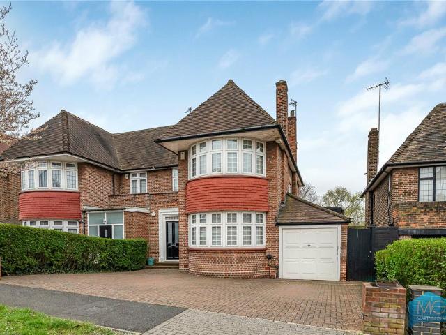 House for sale in Temple Fortune, Greater London