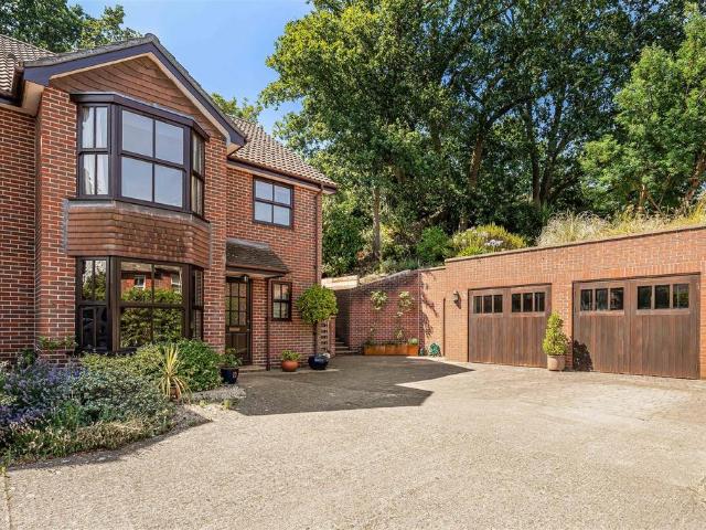 House for sale in Bell Hill, East Hampshire