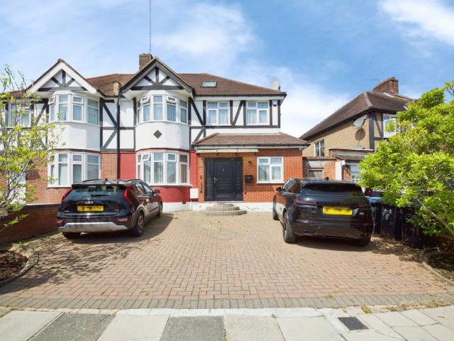 House for sale in New Southgate, Greater London