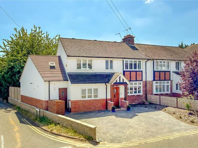 House for sale in Five Acres, Hertfordshire