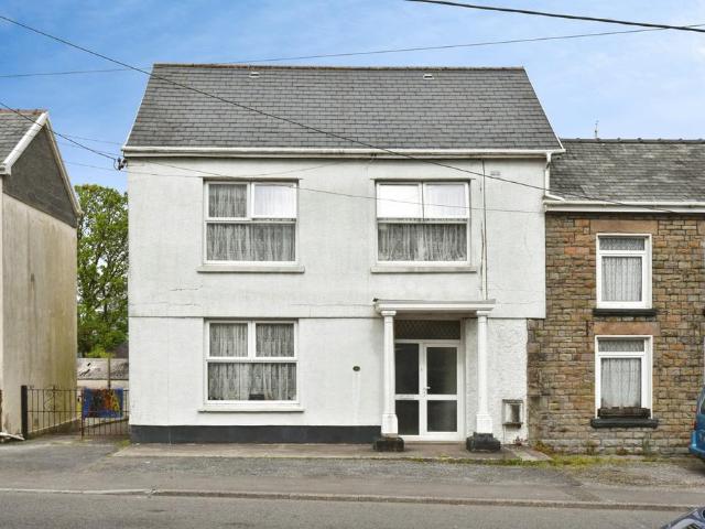 House for sale in Brynaman Isaf, Gwaun-cae-gurwen