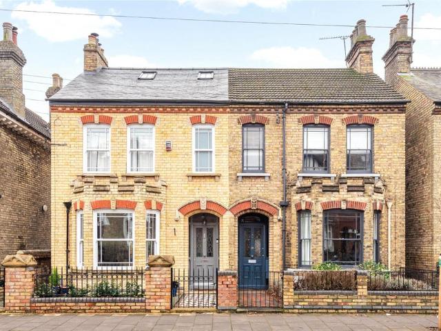 House for sale in Castle, Bedford