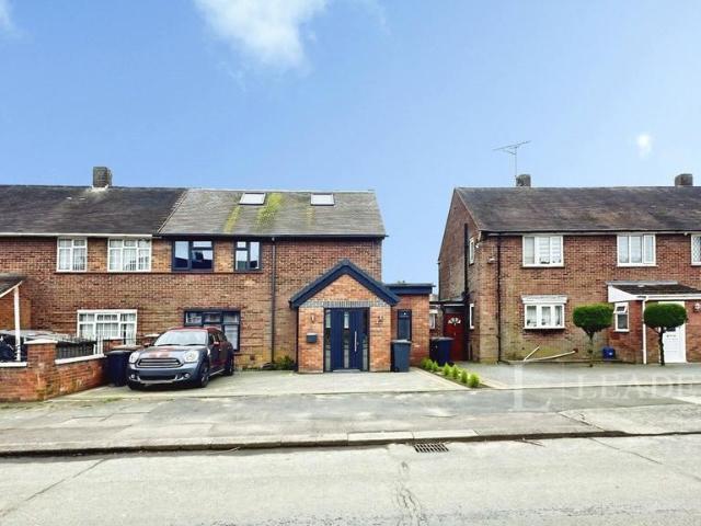 House for sale in Farley Hill, Spring Park