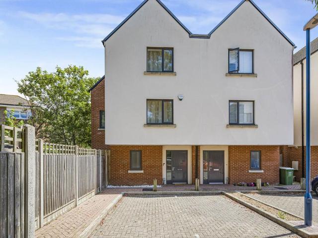 House for sale in Longlands, Greater London